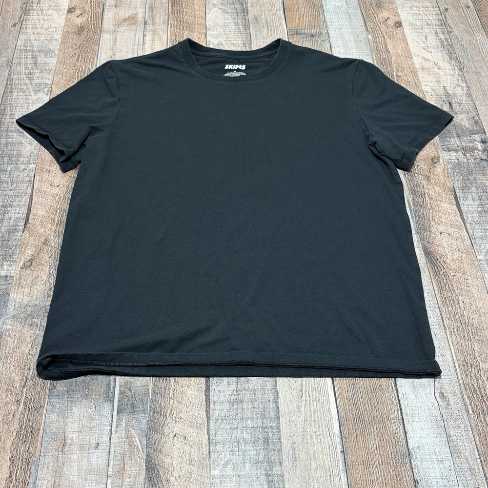 SKIMS Men Black Performance T Shirt Mens Medium Athletic Stretch Short Sleeve